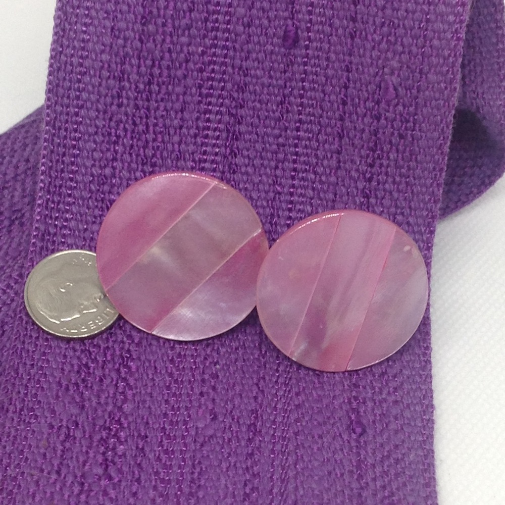 Vintage Mother of Pearl Round Pierced Earrings - Picture 3 of 9